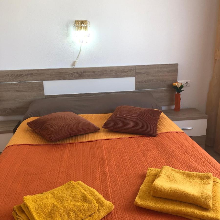 Schoene Wohnung Mit Pool , Wi-Fi Und Privat Garage Torrevieja Exterior foto