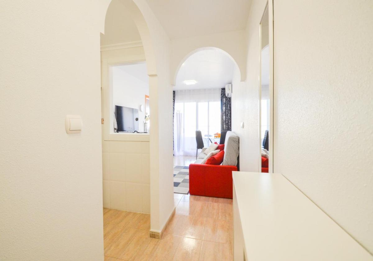 Schoene Wohnung Mit Pool , Wi-Fi Und Privat Garage Torrevieja Exterior foto