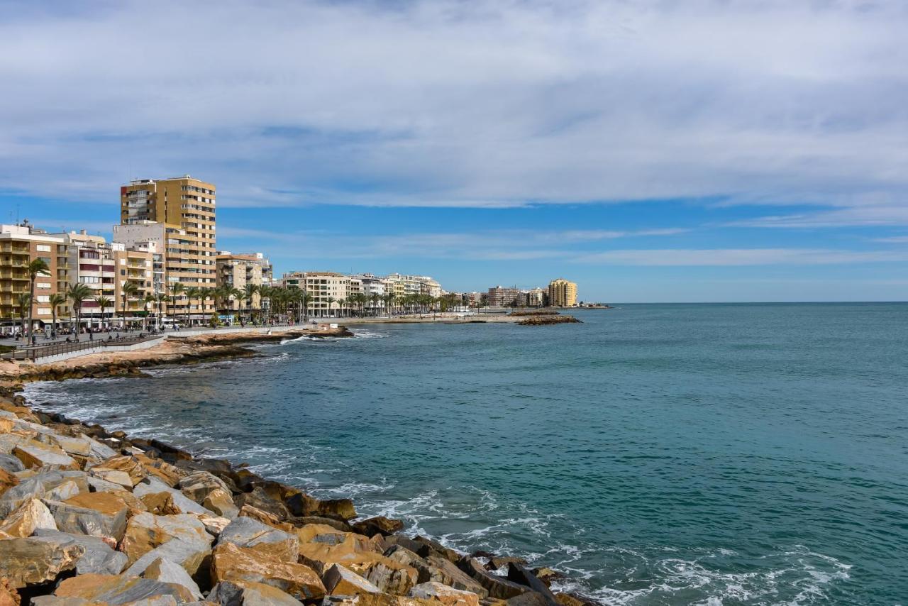 Schoene Wohnung Mit Pool , Wi-Fi Und Privat Garage Torrevieja Exterior foto
